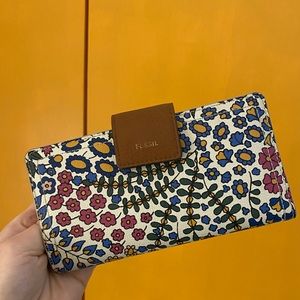 Fossil wallet